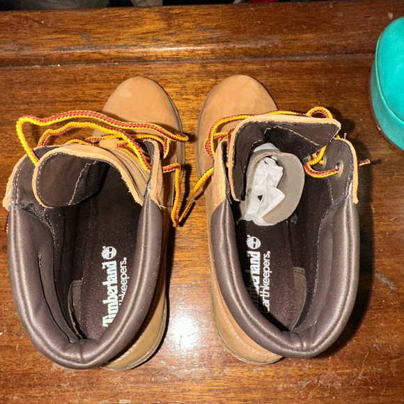 Timberland Women’s SZ8 - Picture 6 of 9